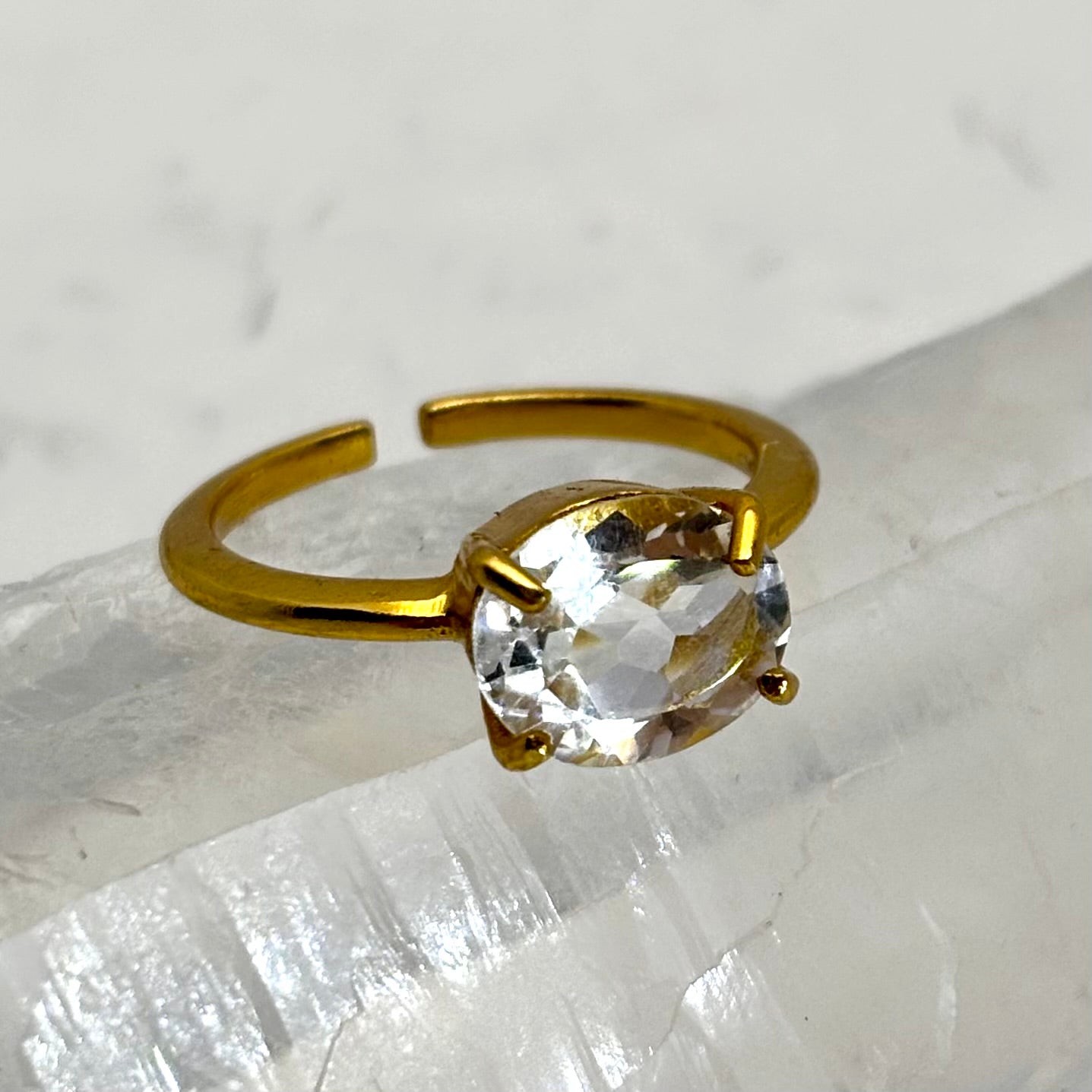 Bjergkrystal fingerring | Guldbelagt 925 Sterling Sølv, facetslebet bjergkrystal Bjergkrystal fingerring | Guldbelagt 925 Sterling Sølv, facetslebet bjergkrystal