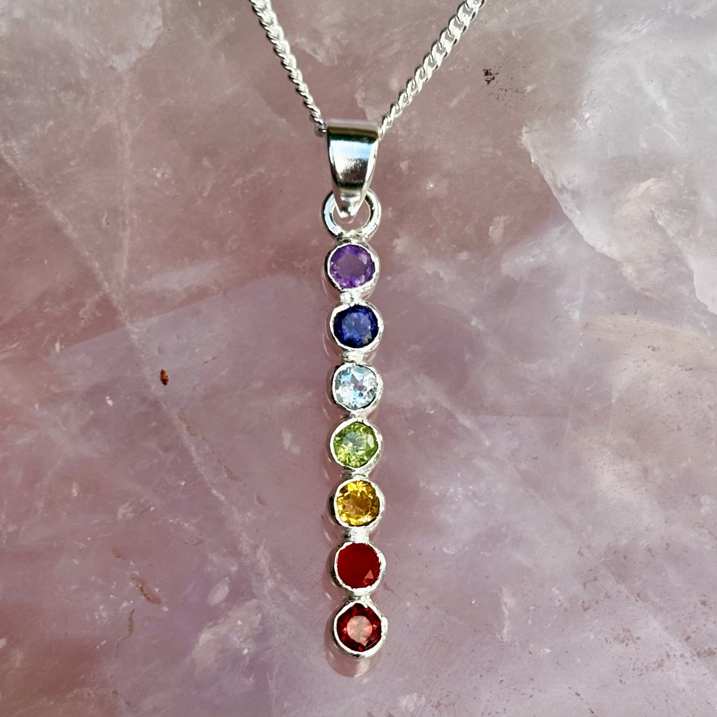 Chakra stav vedhæng | 925 Sterling Sølv, 7 krystaller Chakra stav vedhæng | 925 Sterling Sølv, 7 krystaller
