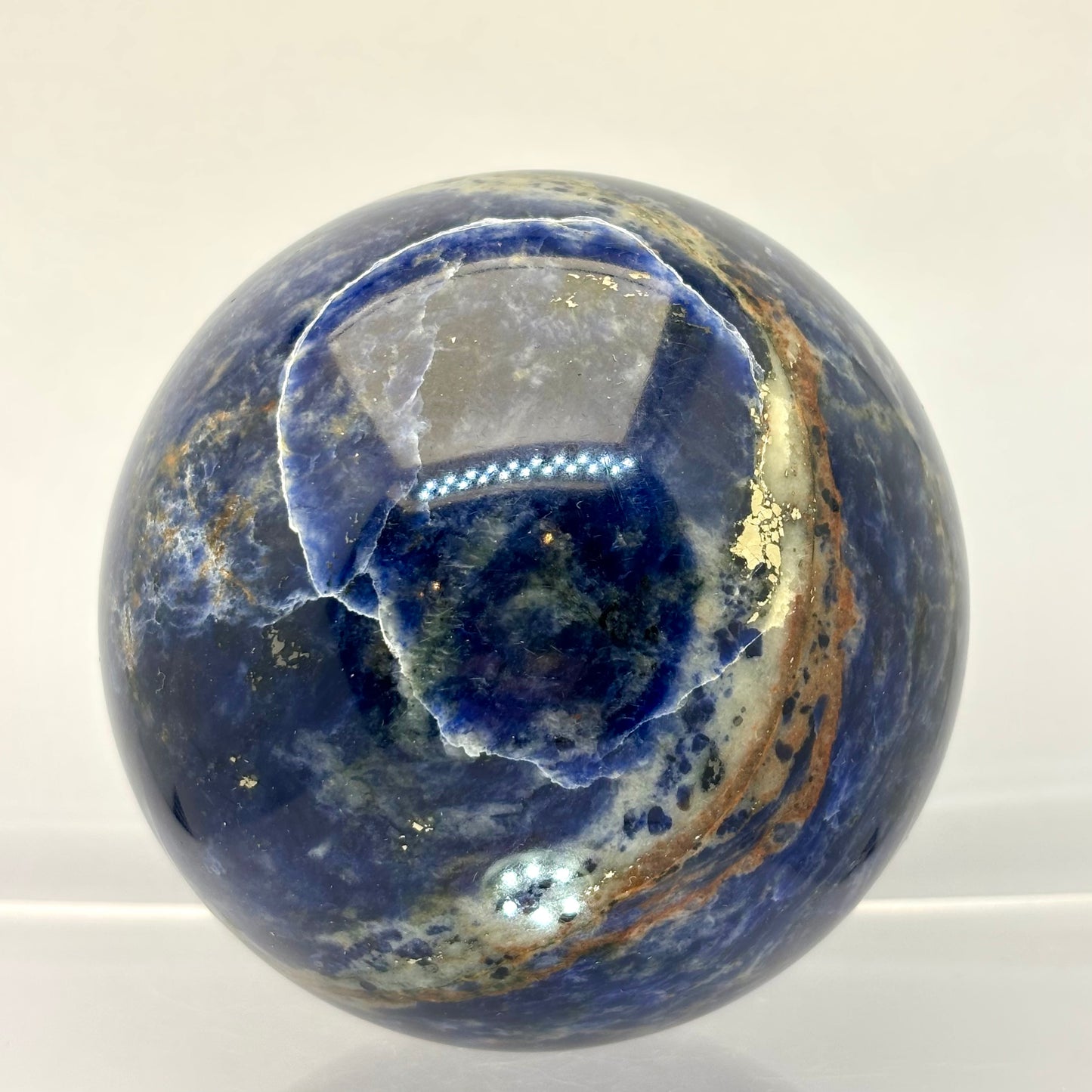 Blue planet - Sodalit kugle 8 cm + pyrit | nr. 2 Blue planet - Sodalit kugle 8 cm + pyrit | nr. 2