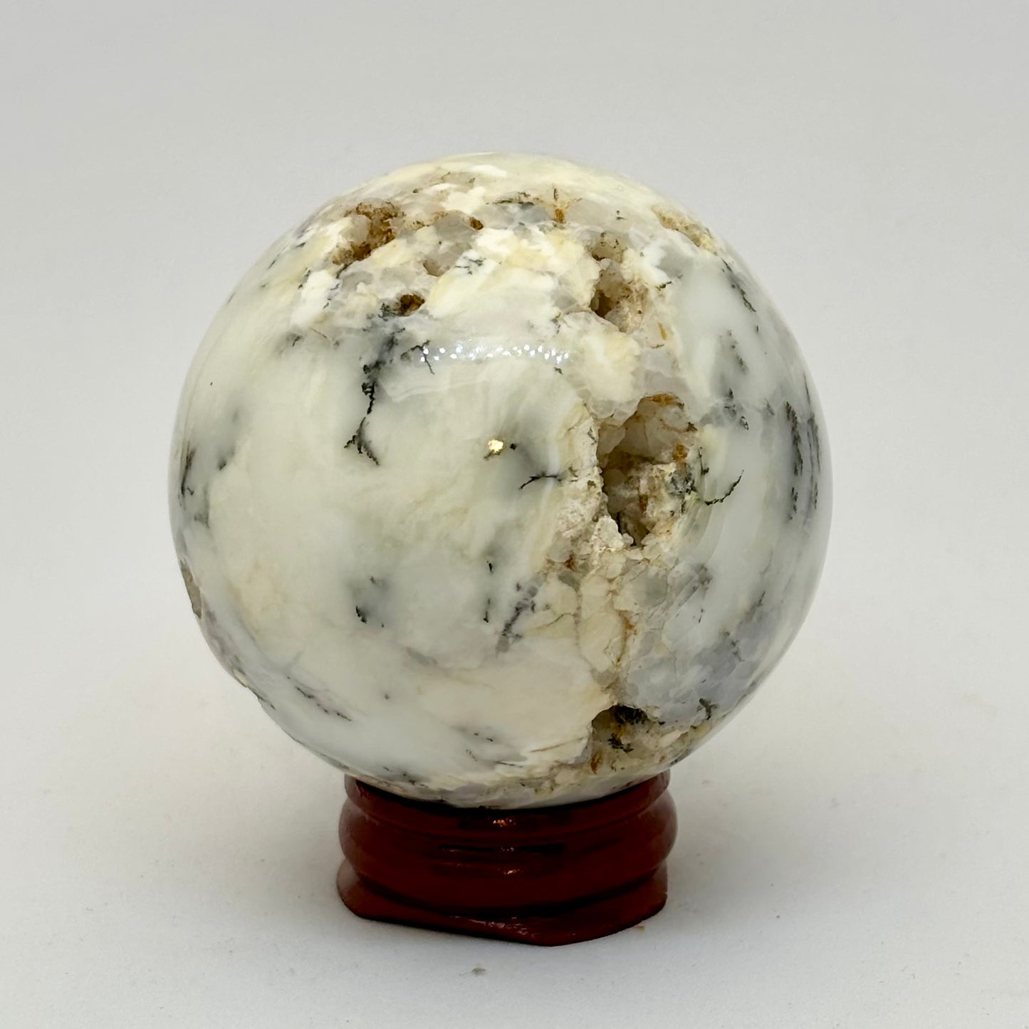 Kugle Opal hvid m. Dendritter - 5 cm Kugle Opal hvid m. Dendritter - 5 cm