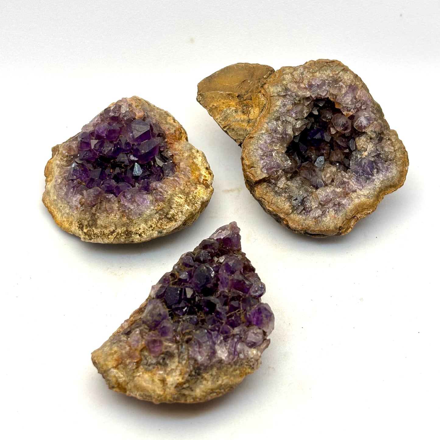 3 ametyst geoder fra Zululand SA 5-7 cm | nr 4 3 ametyst geoder fra Zululand SA 5-7 cm | nr 4
