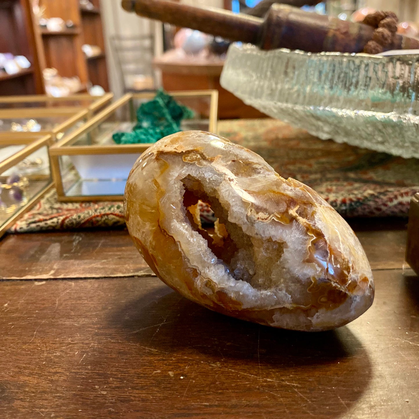 Agat geode, poleret (hul igennem) Agat geode, poleret (hul igennem)