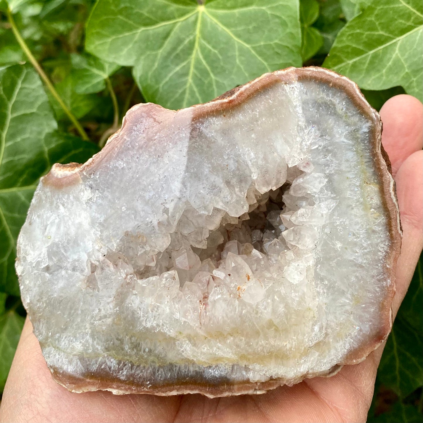 Agat geode, poleret 13 cm Agat geode, poleret 13 cm