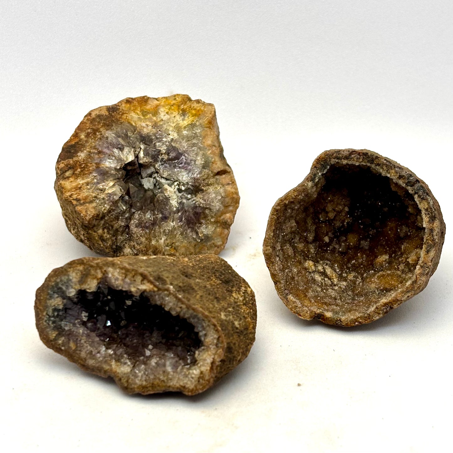 3 ametyst geoder fra Zululand SA 4-5 cm | nr 2 3 ametyst geoder fra Zululand SA 4-5 cm | nr 2