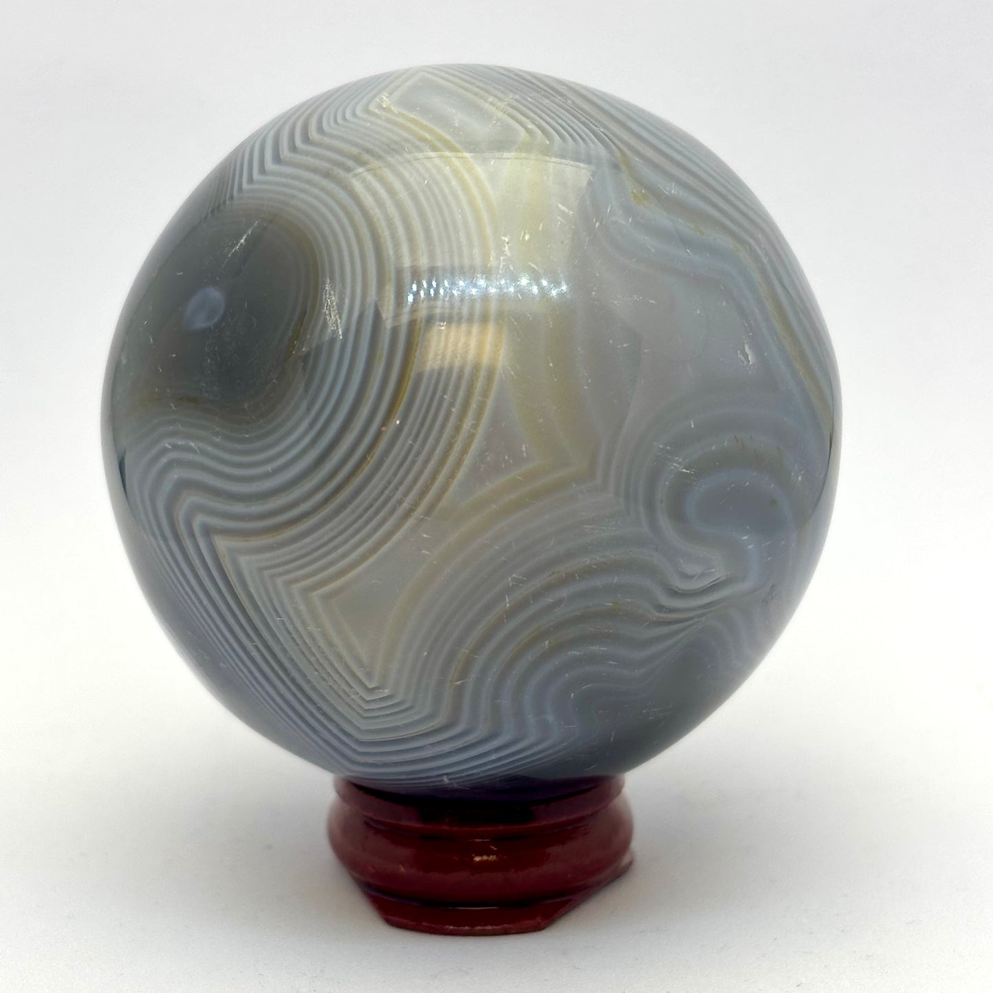 Kugle grå/blå agat 6,5 cm m. Grotte Kugle grå/blå agat 6,5 cm m. Grotte