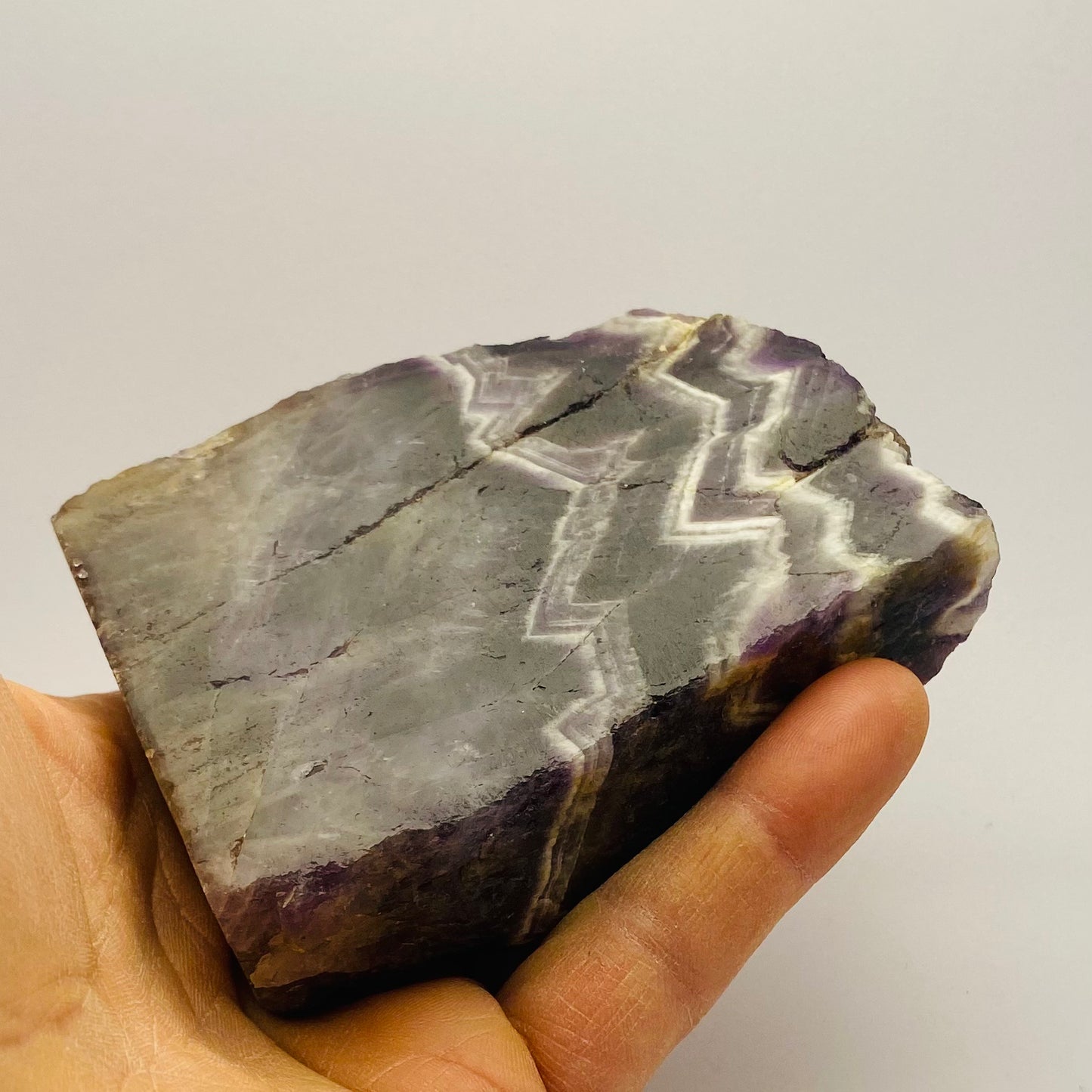 Ametyst Chevron "bjerg" poleret på en side - 10,5 cm Ametyst Chevron