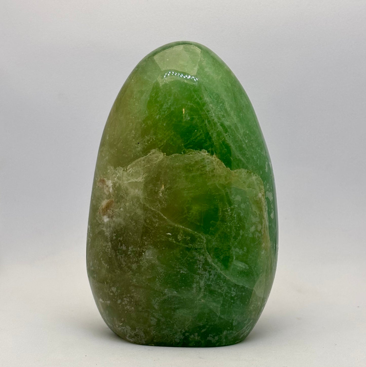 Grøn fluorit skulptur 12 cm | nr. 2 Grøn fluorit skulptur 12 cm | nr. 2