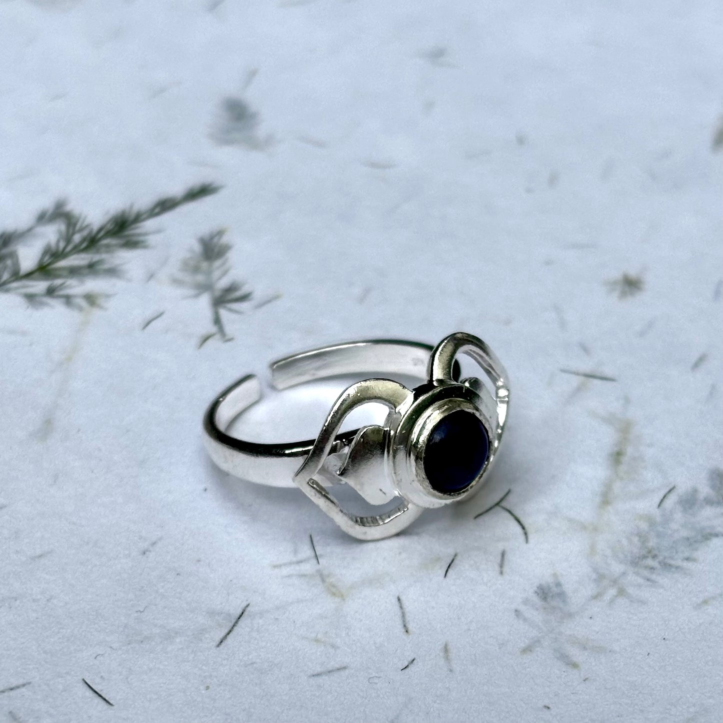 Pande Chakra fingerring | 925 Sterling Sølv og Lapis Lazuli Pande Chakra fingerring | 925 Sterling Sølv og Lapis Lazuli