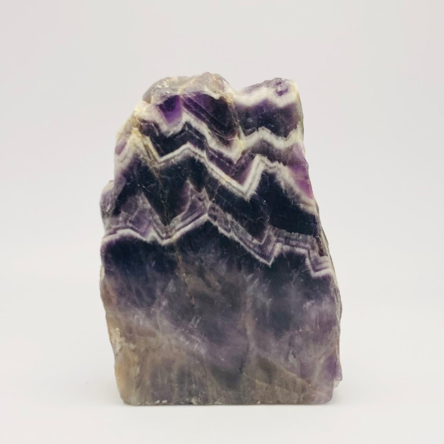 Ametyst Chevron "bjerg" poleret på en side - 10,5 cm Ametyst Chevron