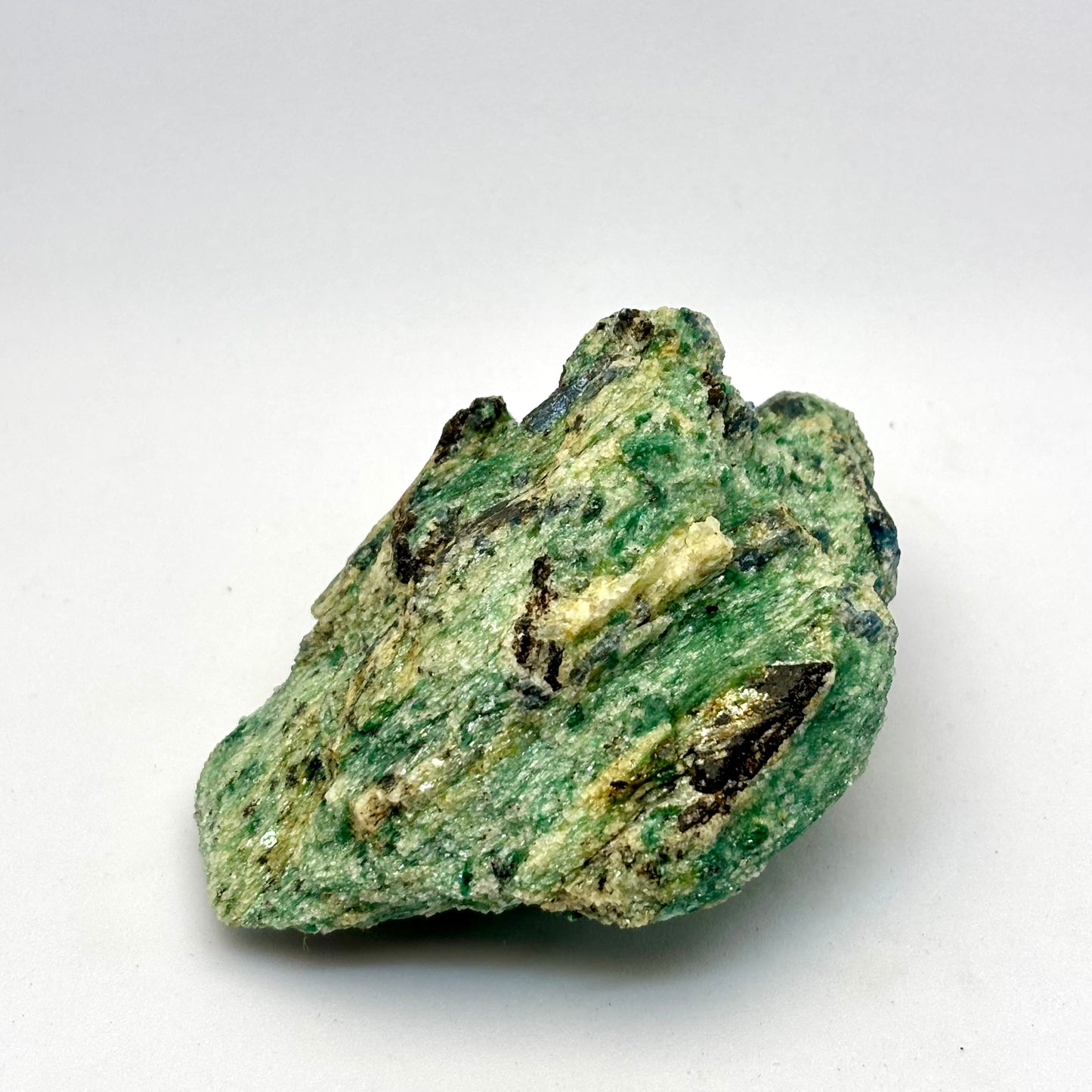 Kyanit i fuchsit 9,5 cm | nr. 5 Kyanit i fuchsit 9,5 cm | nr. 5