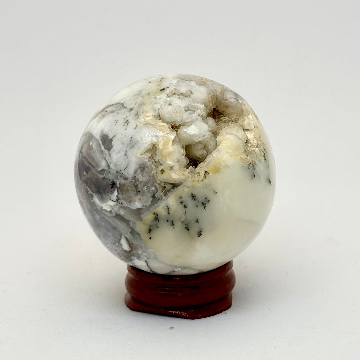Kugle Opal hvid m. Dendritter - 5 cm Kugle Opal hvid m. Dendritter - 5 cm