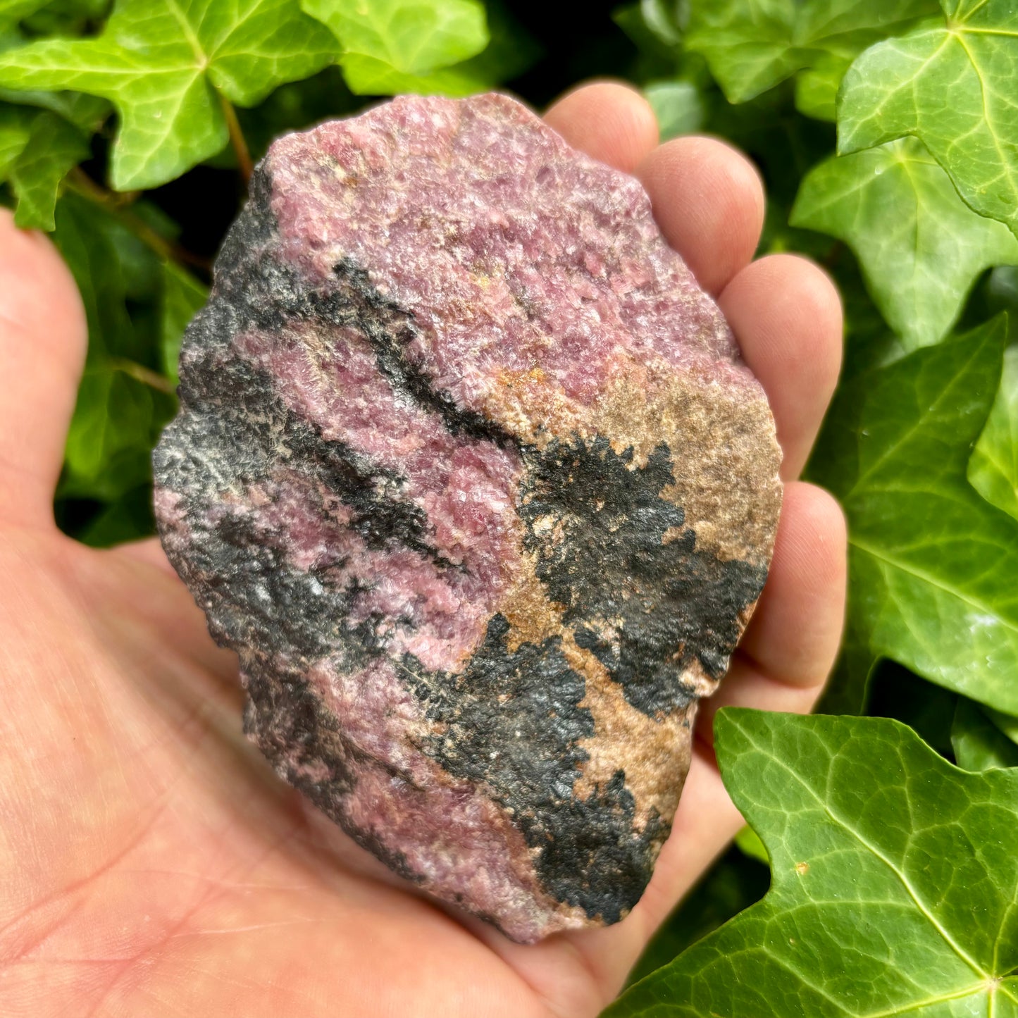 Rhodonit pink, en side poleret 11 cm Rhodonit pink, en side poleret 11 cm