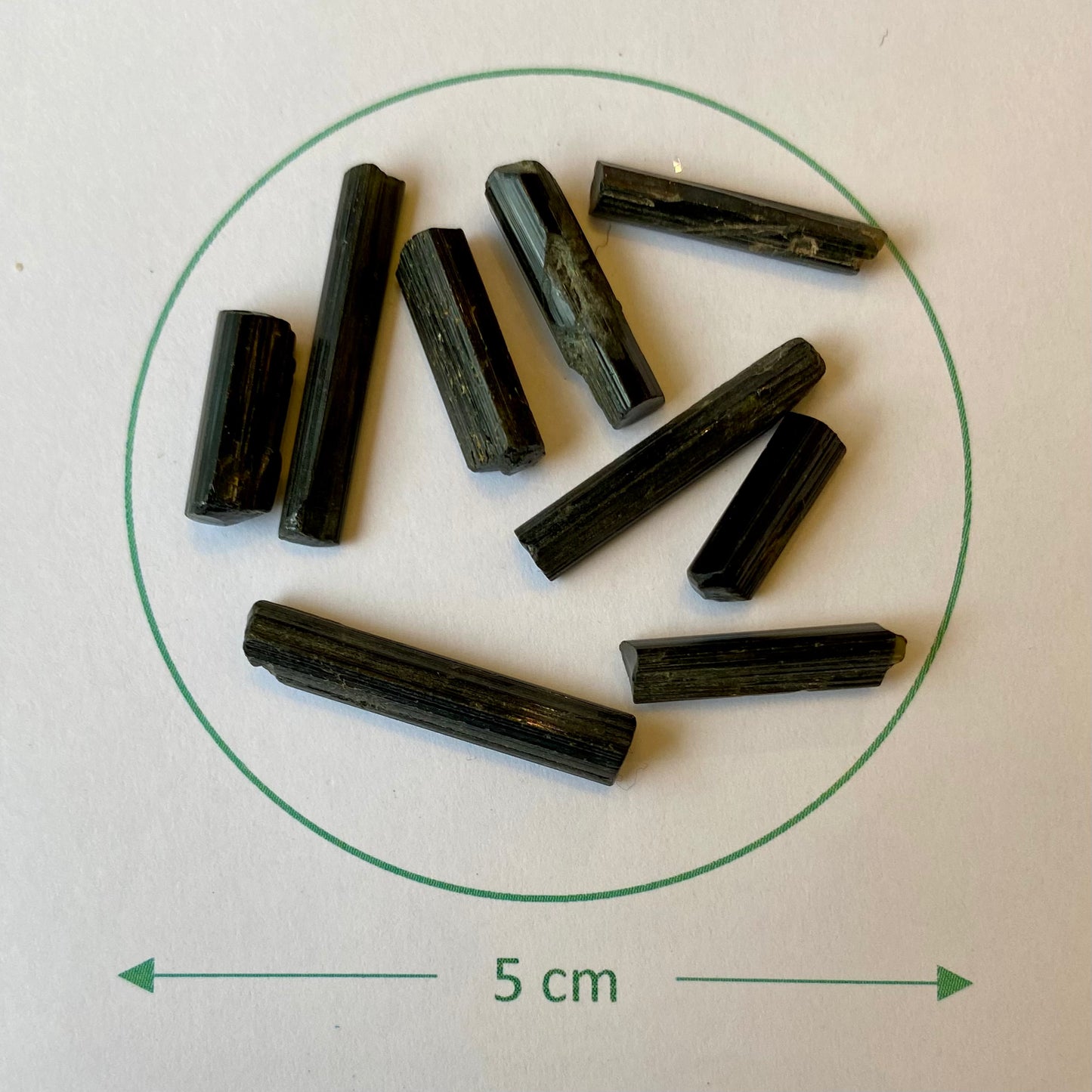 Mørk grøn turmalin lot / gt07 Mørk grøn turmalin lot / gt07