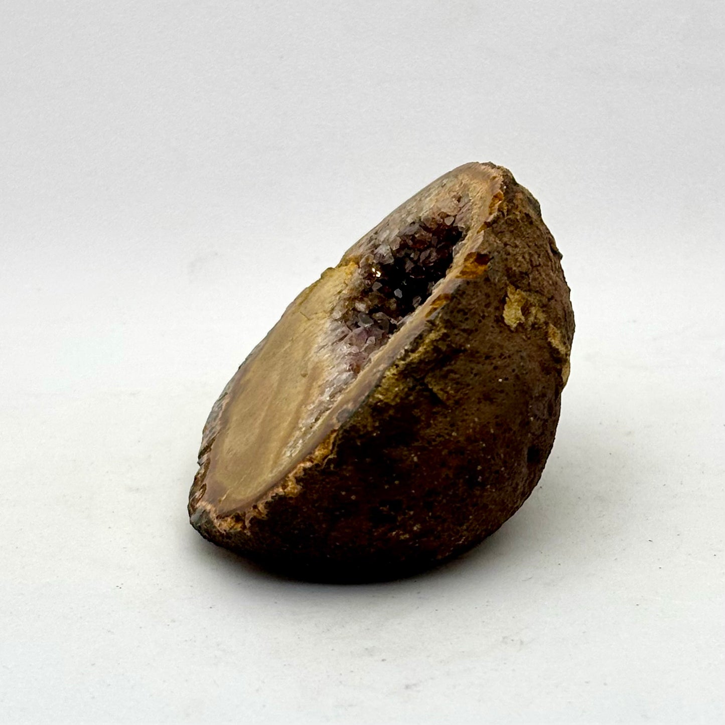 Ametyst geode, poleret Ametyst geode, poleret