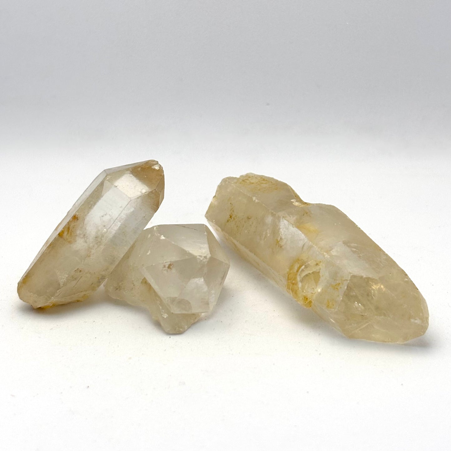 3 x naturlig Bjergkrystal 4,5 - 8 cm | nr. 8 3 x naturlig Bjergkrystal 4,5 - 8 cm | nr. 8