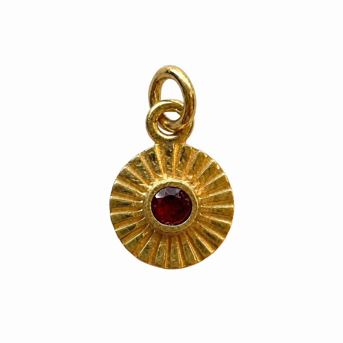 Garnet sunburst charm – 18k forgyldt sølv vedhæng Garnet sunburst charm – 18k forgyldt sølv vedhæng