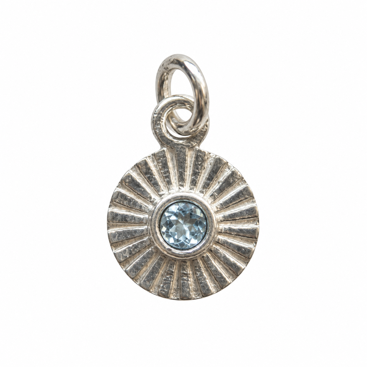 Blå Topaz sunburst charm – 925 Sølv vedhæng Blå Topaz sunburst charm – 925 Sølv vedhæng