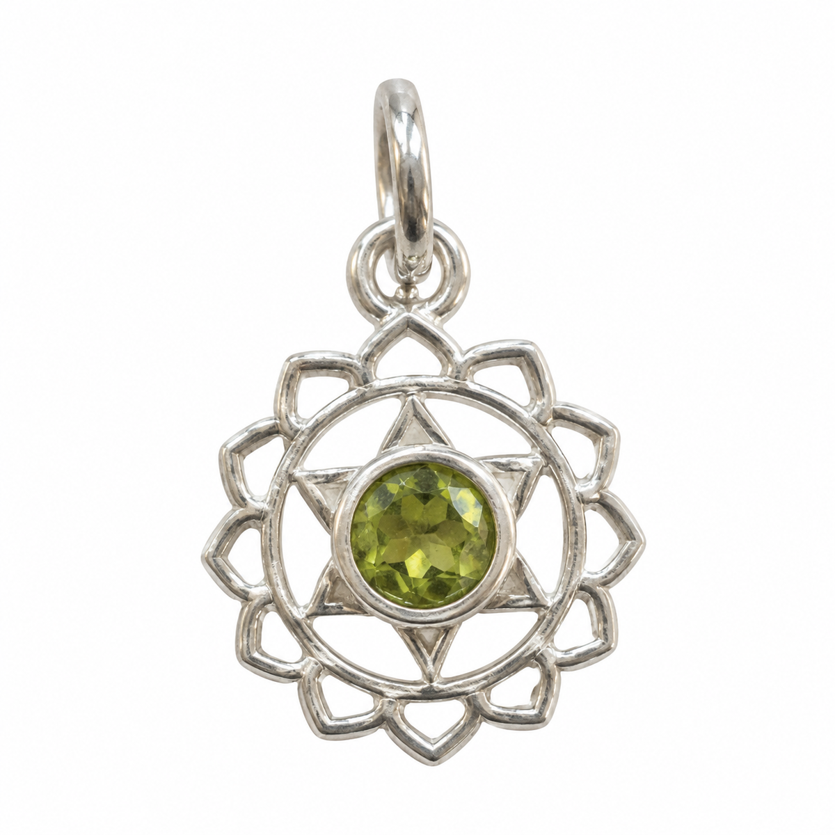 Peridot heart chakra charm – 925 sølv vedhæng Peridot heart chakra charm – 925 sølv vedhæng