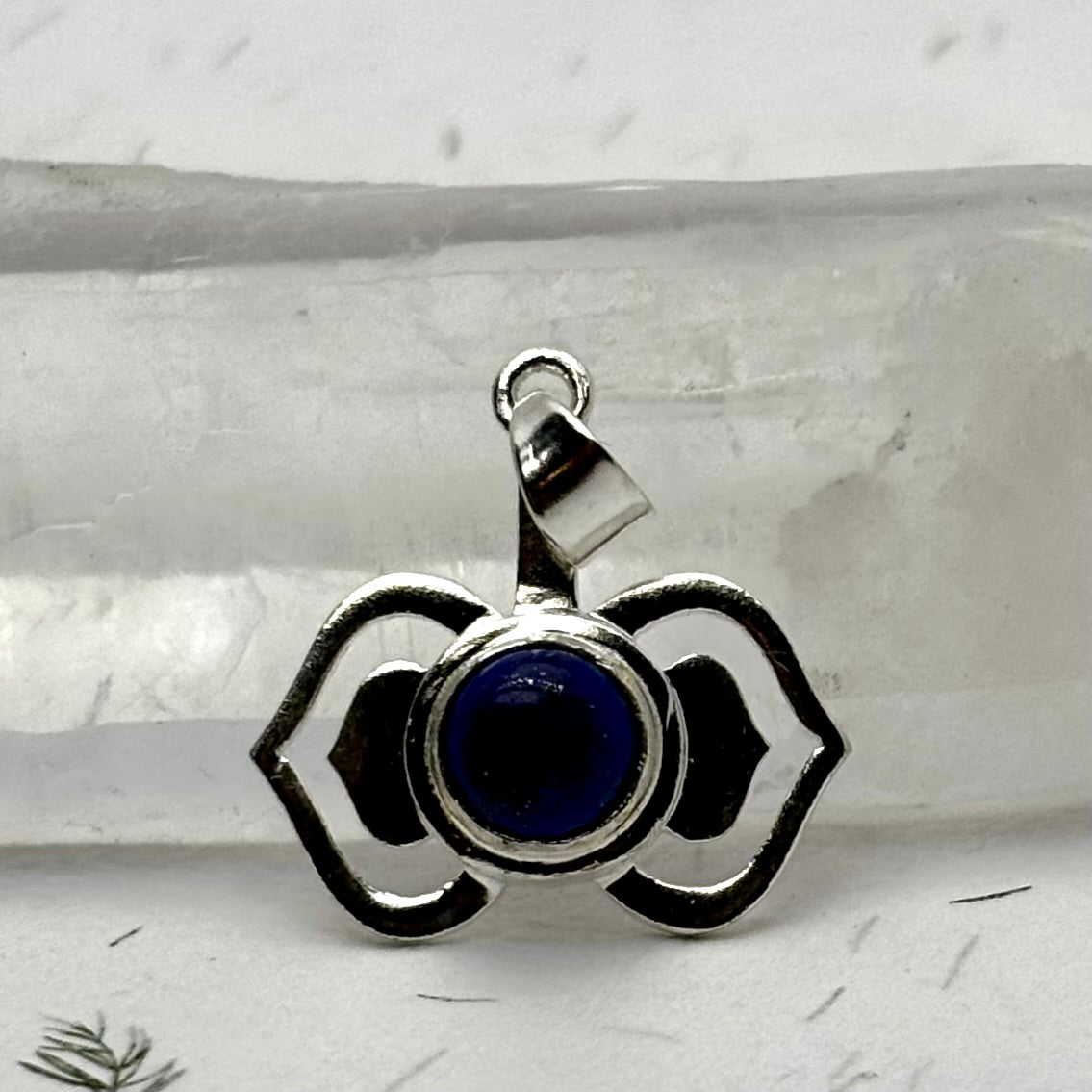 Pande Chakra vedhæng | 925 Sterling Sølv og lapis lazuli Pande Chakra vedhæng | 925 Sterling Sølv og lapis lazuli