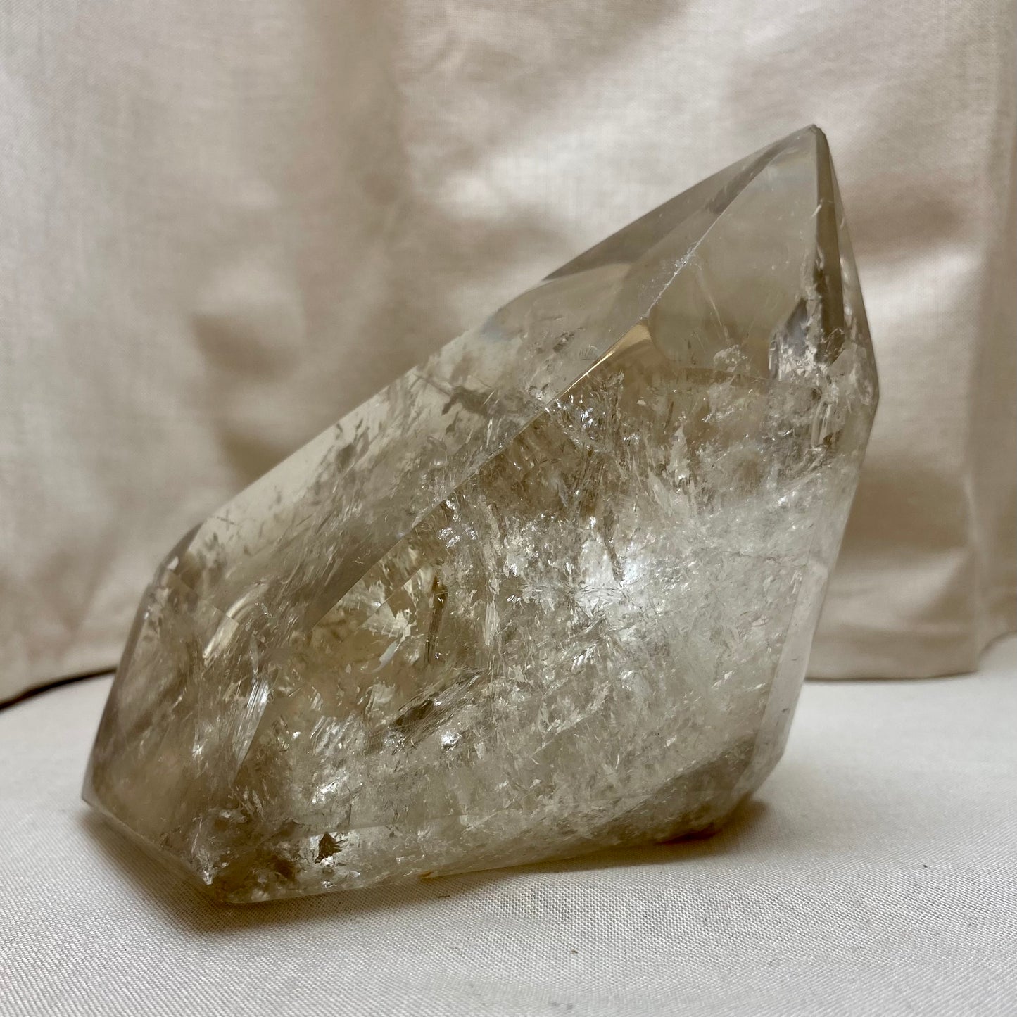 Bjergkrystal/ røgkvarts spids 10 cm Bjergkrystal/ røgkvarts spids 10 cm
