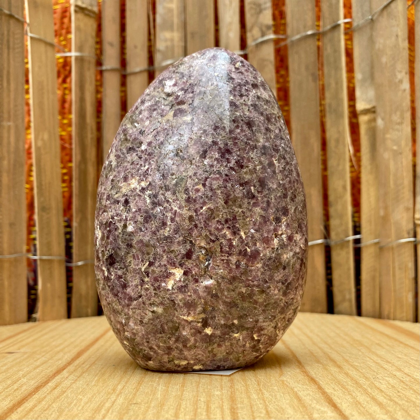 Lepidolit freeform - 573 gram Lepidolit freeform - 573 gram