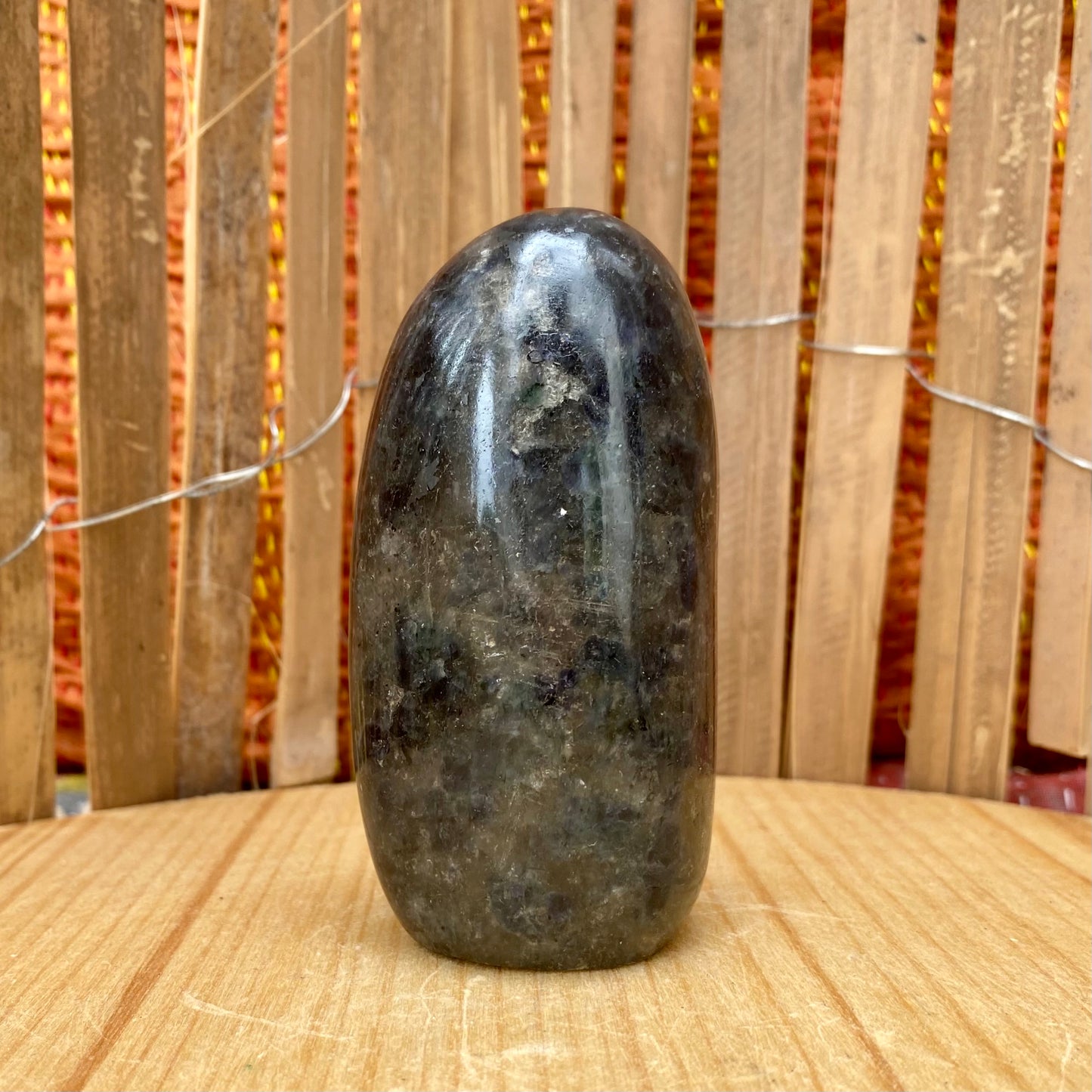 Iolith vandsafir freeform - 9 cm Iolith vandsafir freeform - 9 cm