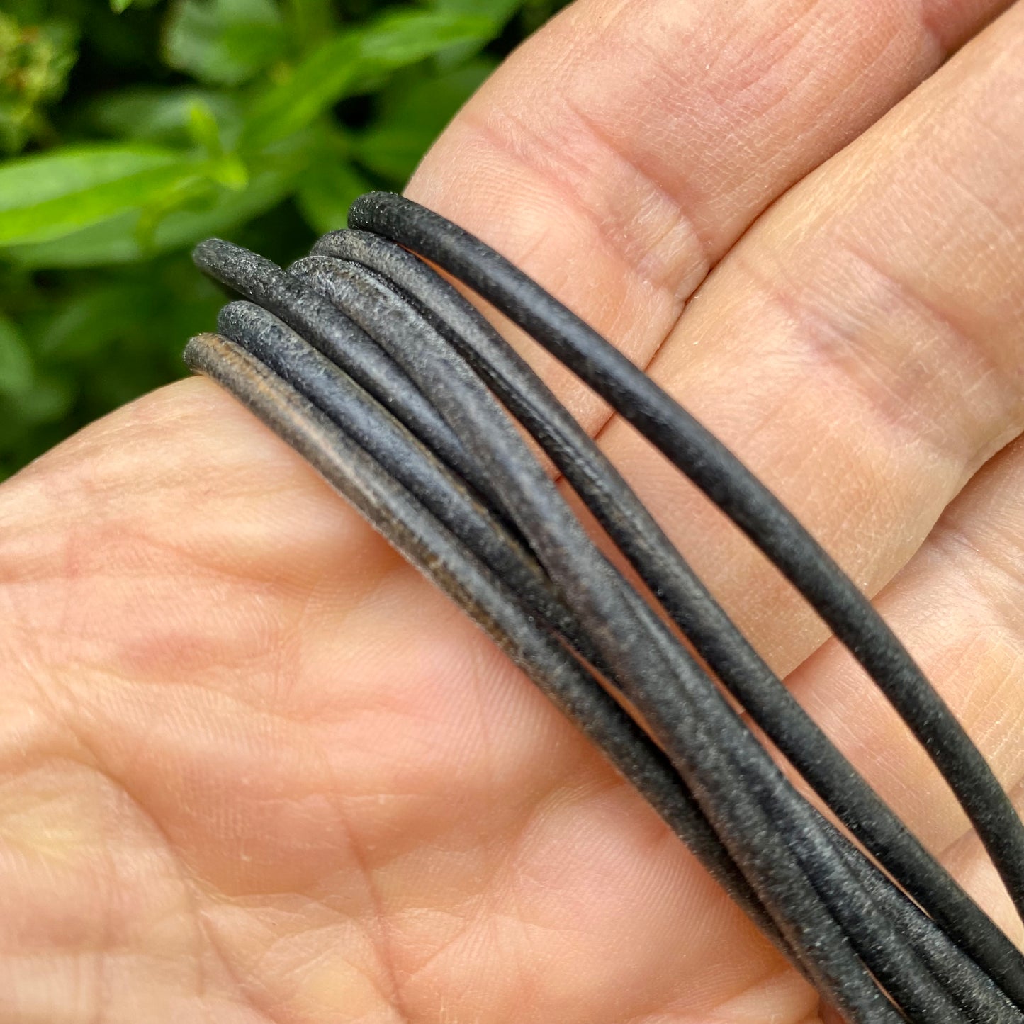 Rund Lædersnor vintage sort - 3 mm, lb.m. Rund Lædersnor vintage sort - 3 mm, lb.m.
