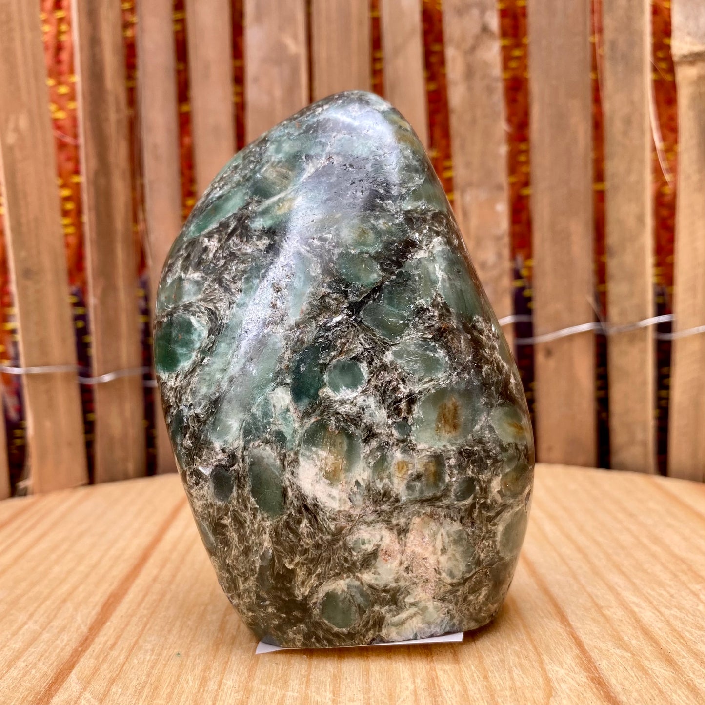 Krom muskovit skulptur 9 cm Krom muskovit skulptur 9 cm