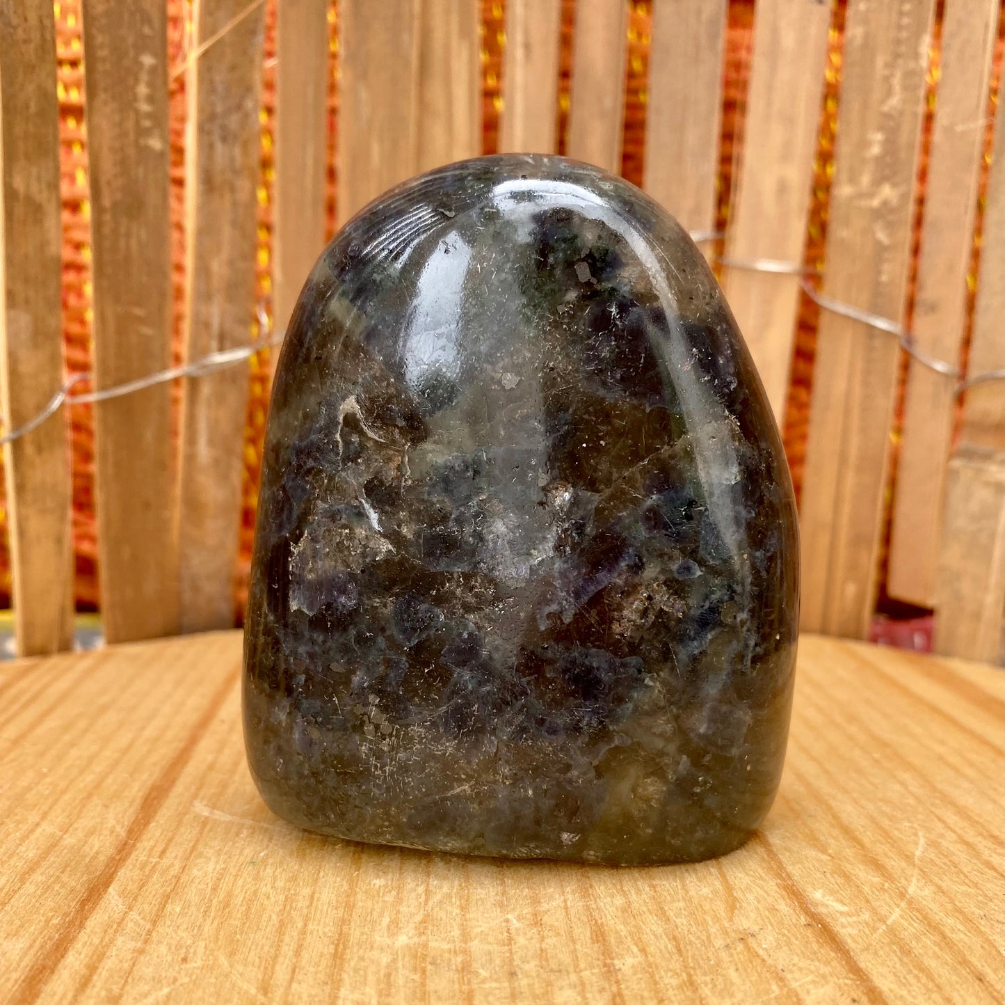 Iolith vandsafir freeform - 8 cm Iolith vandsafir freeform - 8 cm