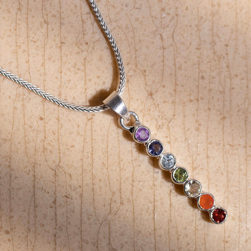 Chakra stav vedhæng | 925 Sterling Sølv, 7 krystaller Chakra stav vedhæng | 925 Sterling Sølv, 7 krystaller