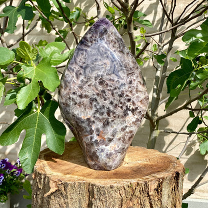 Polierter tiefvioletter Amethyst - 35 cm / 17 kg