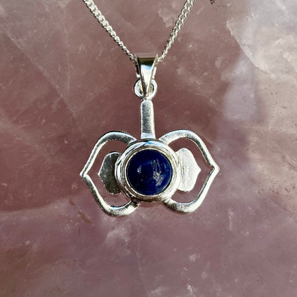 Pande Chakra vedhæng | 925 Sterling Sølv og lapis lazuli