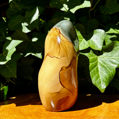 Polychrome jaspis figur - 16,5 cm | 1,6 kg