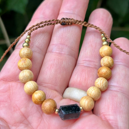 Sort Turmalin, Palo Santo og messing armbånd | unisex