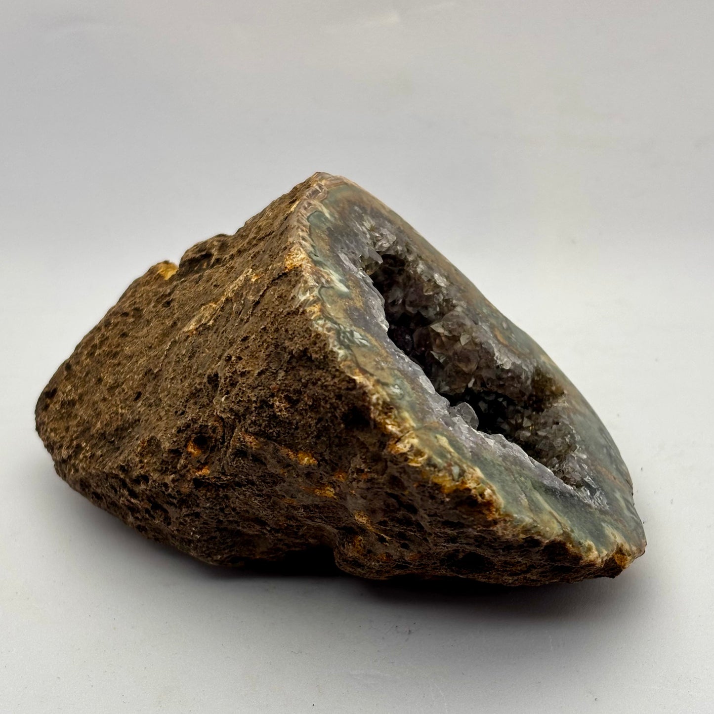 Ametyst geode, poleret Ametyst geode, poleret