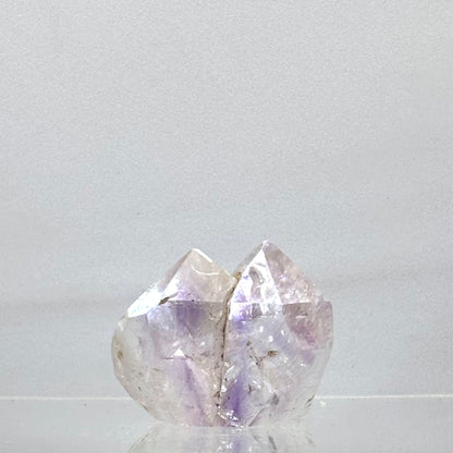 Bjergkrystal tvilling spids m. Ametyst Inklusioner 3,4 cm | nr. 10