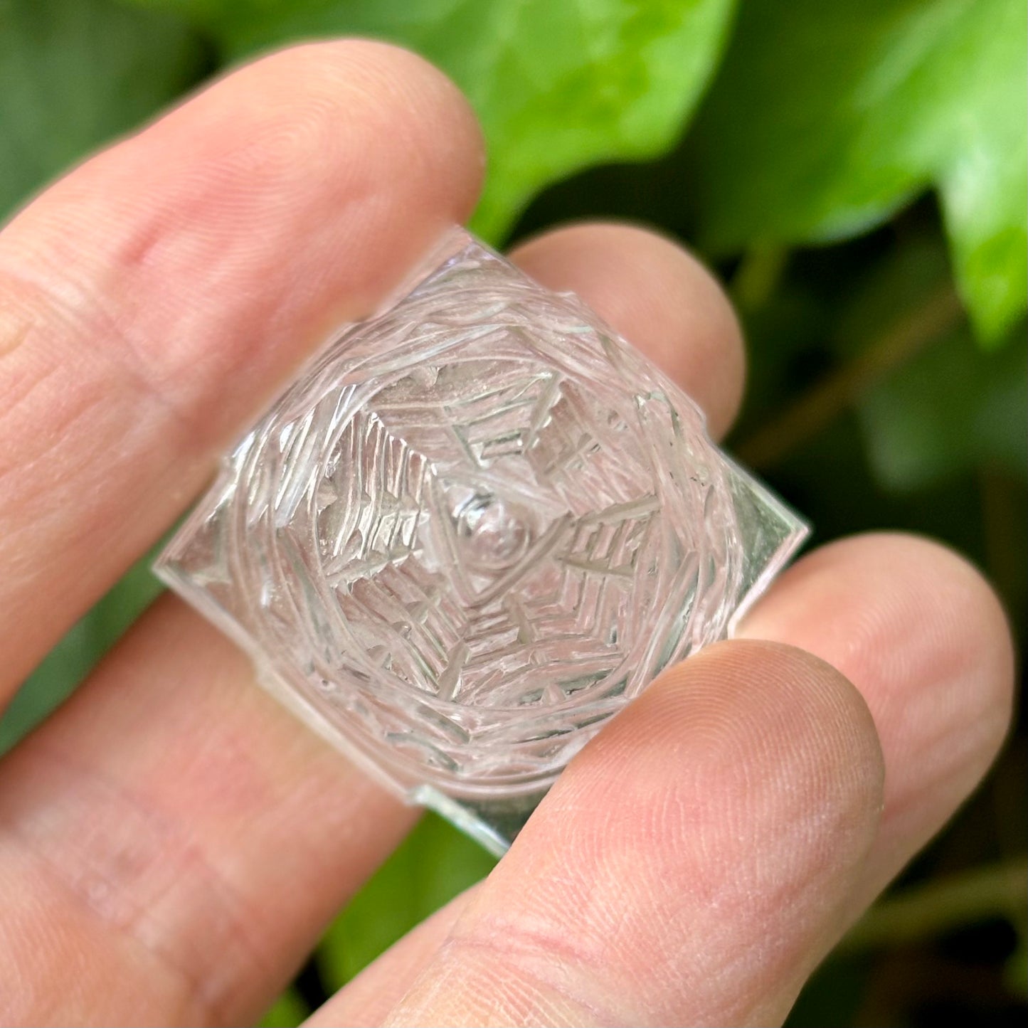 Shree Yantra | håndskåret Himalaya Bjergkrystal | mount meru | 4 cm Shree Yantra | håndskåret Himalaya Bjergkrystal | mount meru | 4 cm