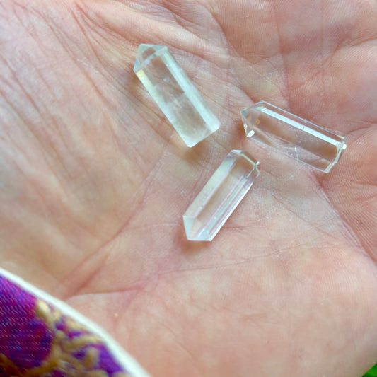 Billede af Mini spids Himalaya bjergkrystal | 6 facetter | 2,4 cm