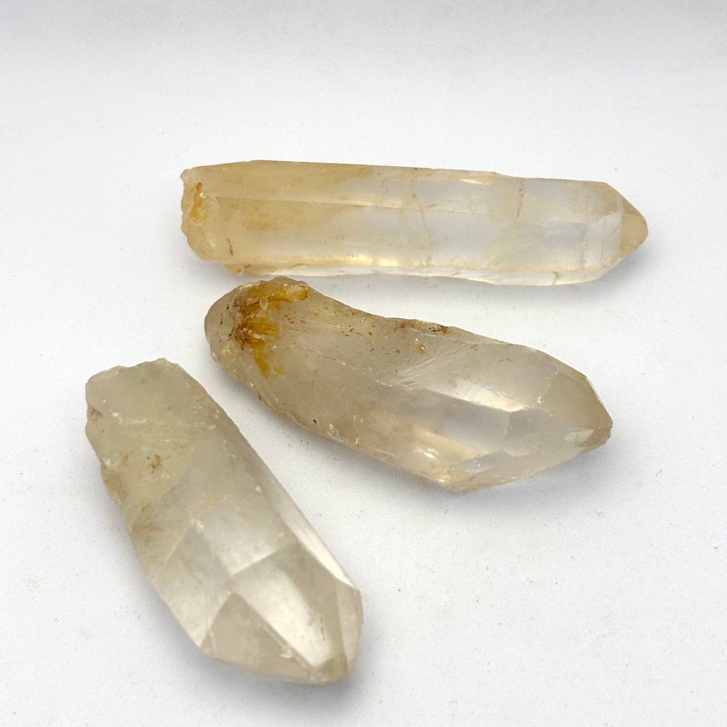 3 x naturlig Bjergkrystal 5 - 6,5 cm | nr. 4 3 x naturlig Bjergkrystal 5 - 6,5 cm | nr. 4