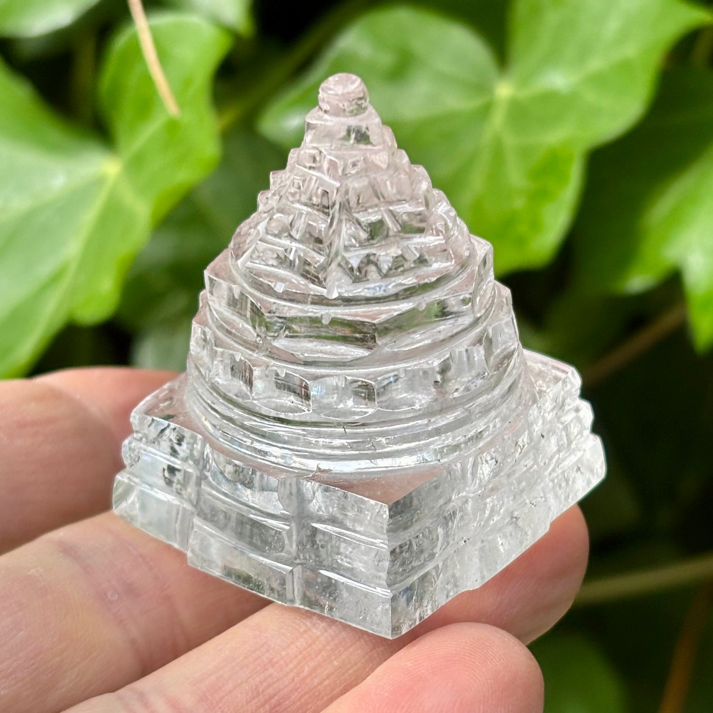 Shree Yantra | håndskåret Himalaya Bjergkrystal | mount meru | 5 cm Shree Yantra | håndskåret Himalaya Bjergkrystal | mount meru | 5 cm