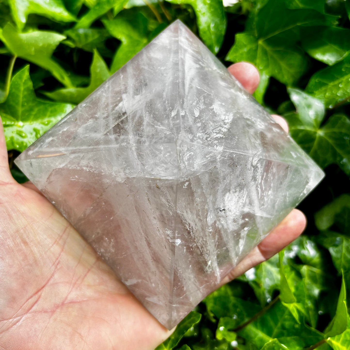 Bjerkrystal pyramide 11,5 x 8 cm Bjerkrystal pyramide 11,5 x 8 cm