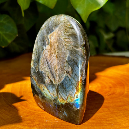 Labradorit skulptur 8 cm