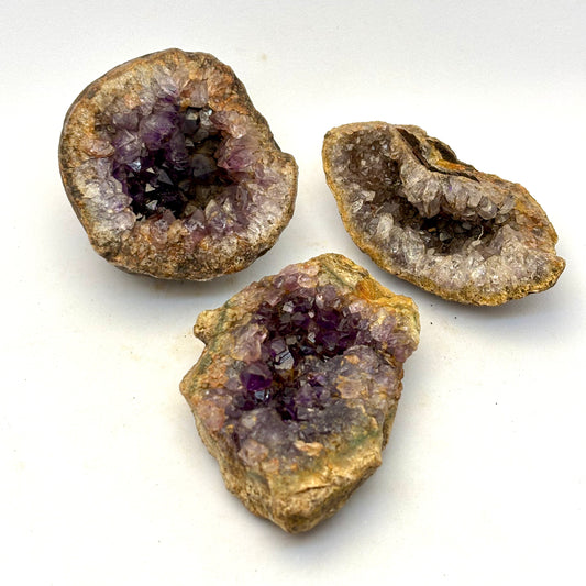 Billede af 3 ametyst geoder fra Zululand SA 5-7 cm | nr 10