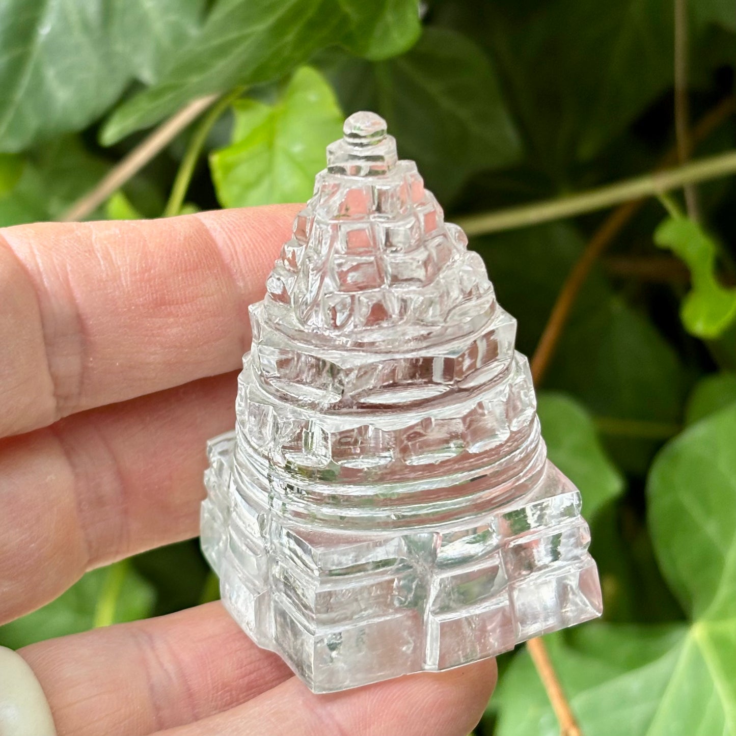 Shree Yantra | håndskåret Himalaya Bjergkrystal | mount meru | 6 cm Shree Yantra | håndskåret Himalaya Bjergkrystal | mount meru | 6 cm