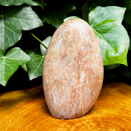 Billede af Fersken Månesten skulptur 12 cm