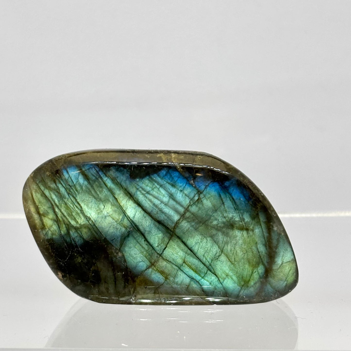 Labradorit skulptur 5 cm | nr. 8 Labradorit skulptur 5 cm | nr. 8