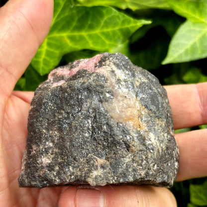 Rhodonit pink, en side poleret 7 cm
