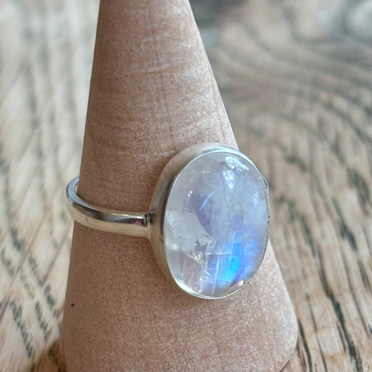 Moonstone fingerring -  Sølv og månesten | unika nr. 2 Moonstone fingerring -  Sølv og månesten | unika nr. 2