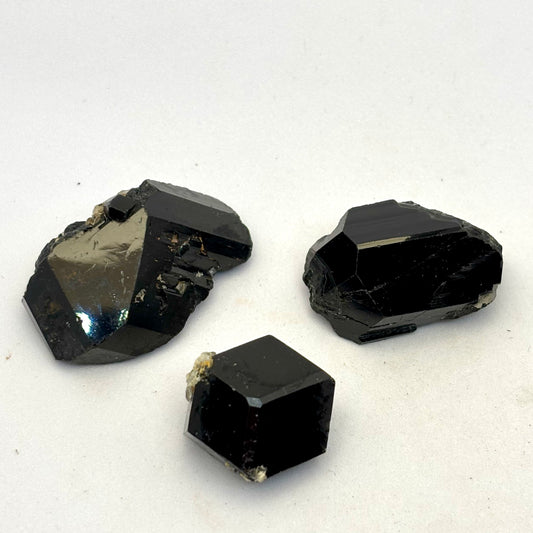 Billede af 3 x Sort Turmalin rå termineret 2 -4 cm | nr. 5