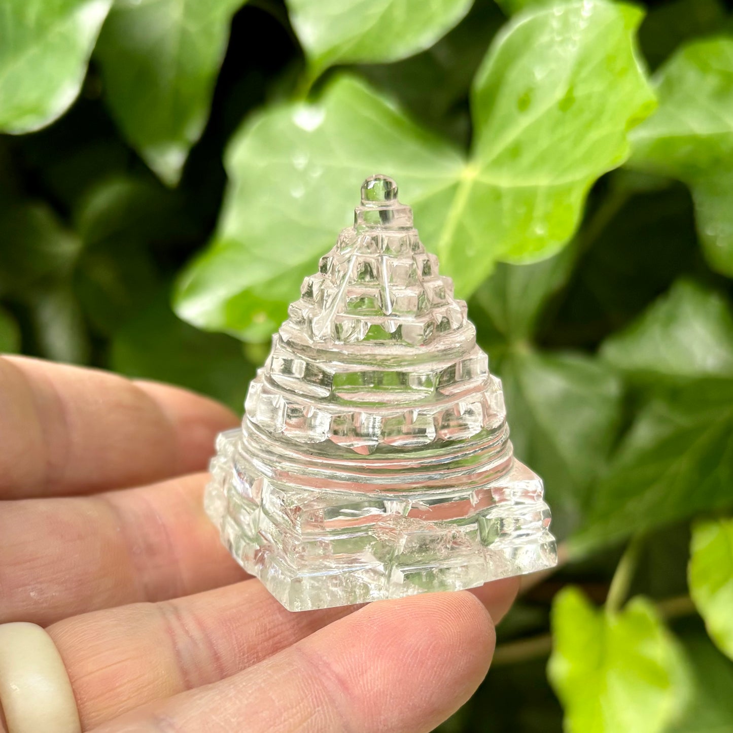 Shree Yantra | håndskåret Himalaya Bjergkrystal | mount meru | 5 cm Shree Yantra | håndskåret Himalaya Bjergkrystal | mount meru | 5 cm